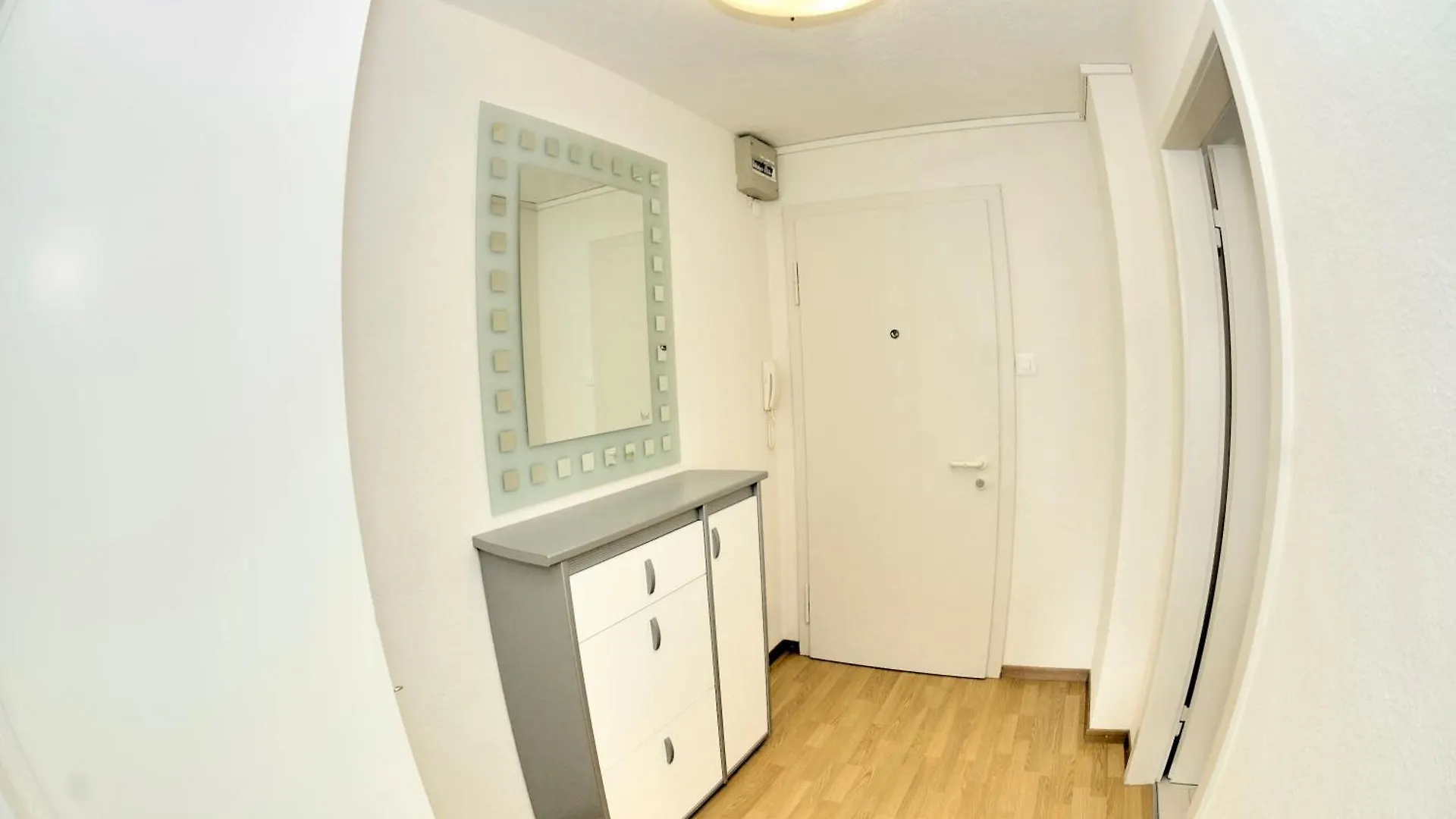 Studio In The Heart Of Zurich - Crown 35 0*,  Switzerland